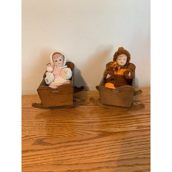 SET of 2 VTG Antique All Bisque Dolls 8in Crochet Bonnet Handmade Crib Glass Eye - Picture 4 of 16